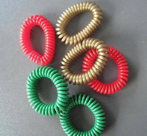 Quality Custom special design golden color plastic spring string wrist coil chain for promotion for sale