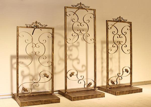 Quality Carving Design Clothing Shop Display Furniture With Excellent Spraying Surface for sale