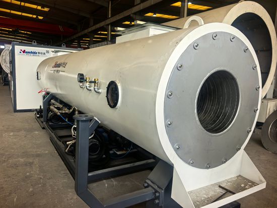 Vacuum Calibrating HDPE PE Insulated Pipe Extrusion Line with Single-Screw Extruder for Industrial Use