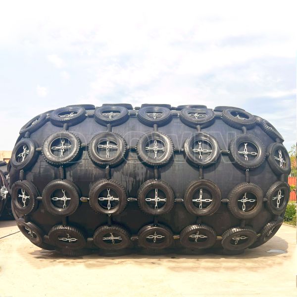 50kPa Pneumatic Rubber Fenders 3.3x6.5m 3015kN For Marine Berthing
