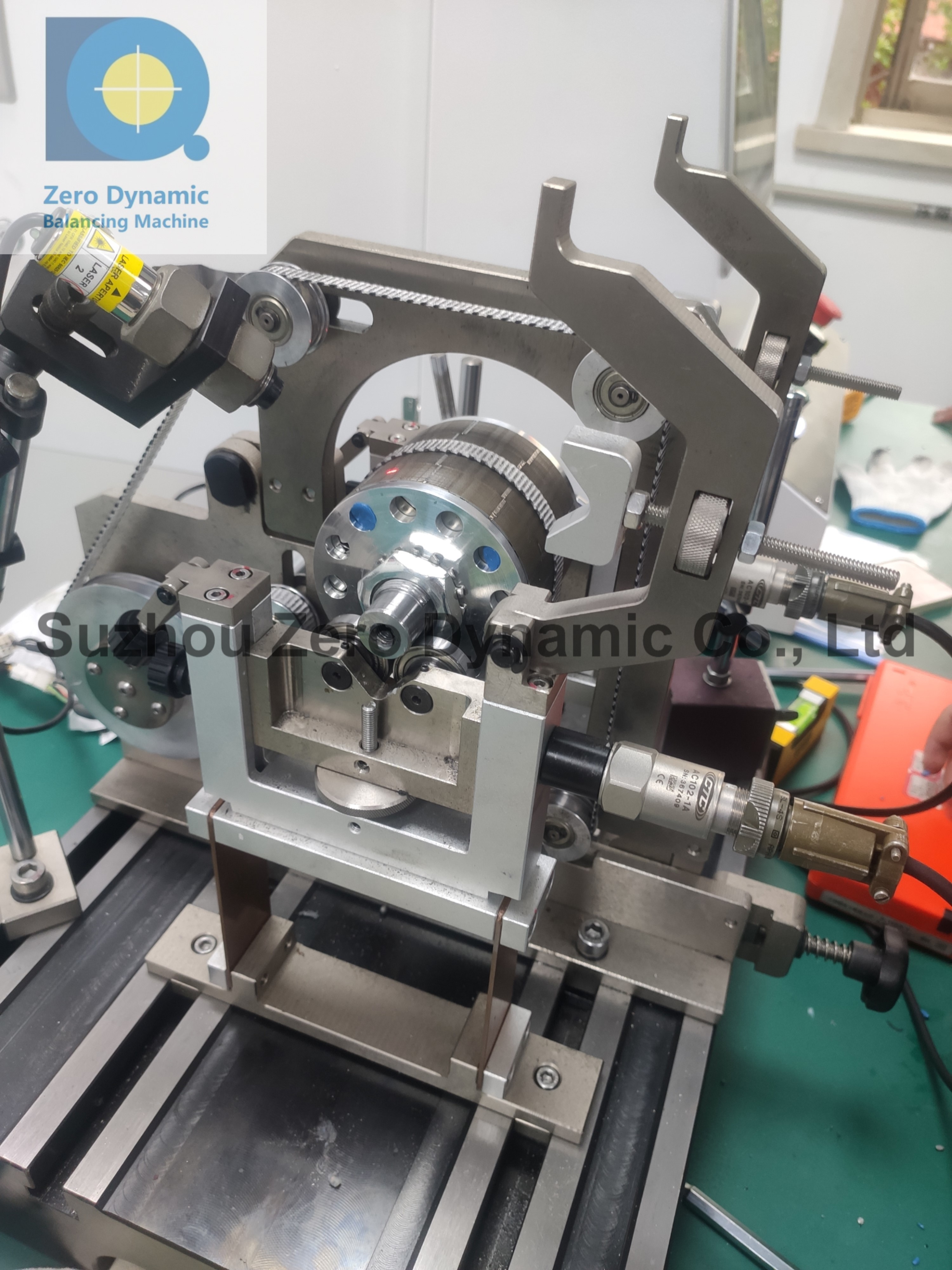 High Precision Soft Bearing Rotor Balancing Machine For Turbocharger Rotor / Compressor Rotor