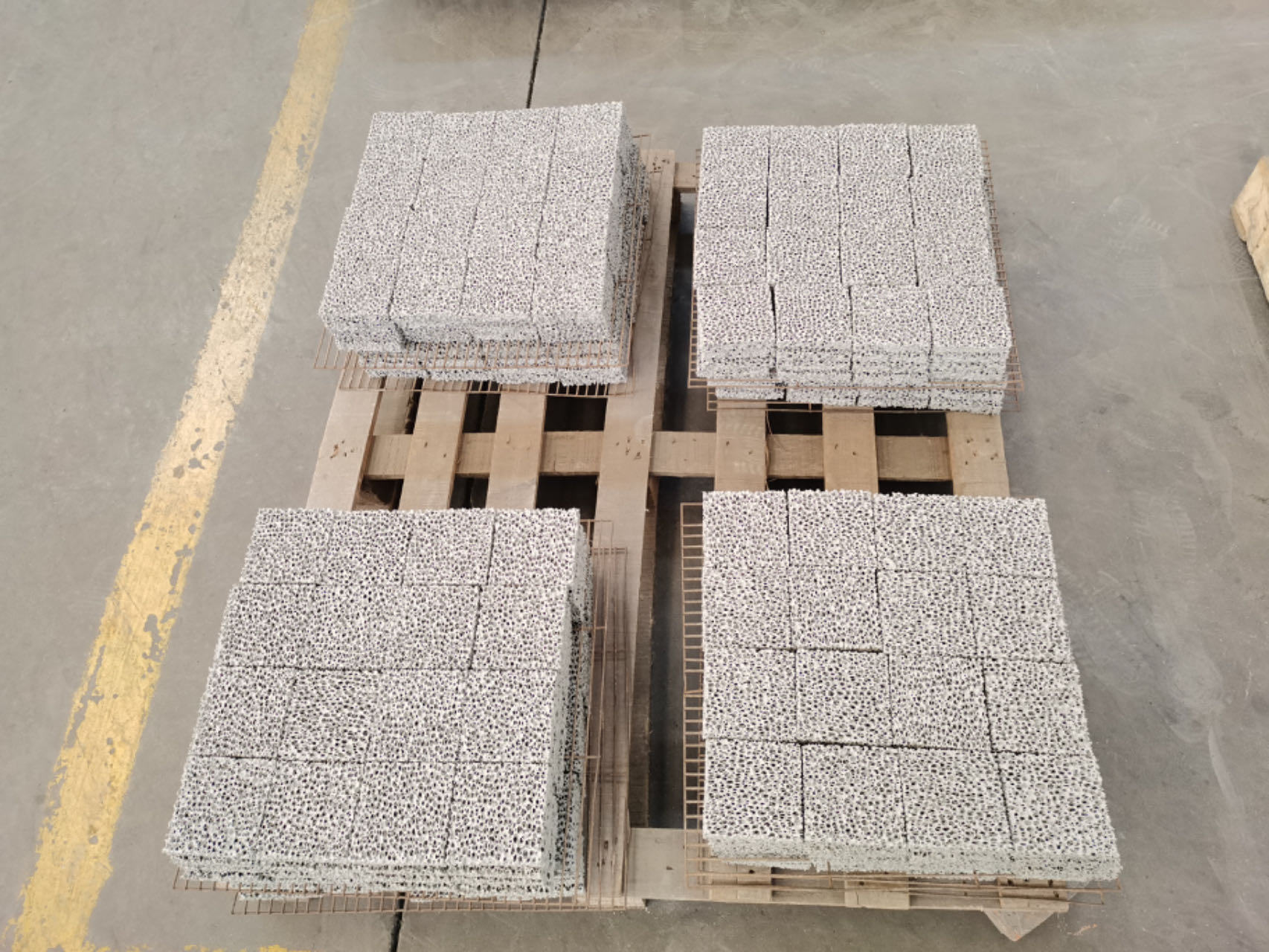 High Thermal Conductivity Foam Ceramic Filter for Non Ferrous Metals Improved Surface