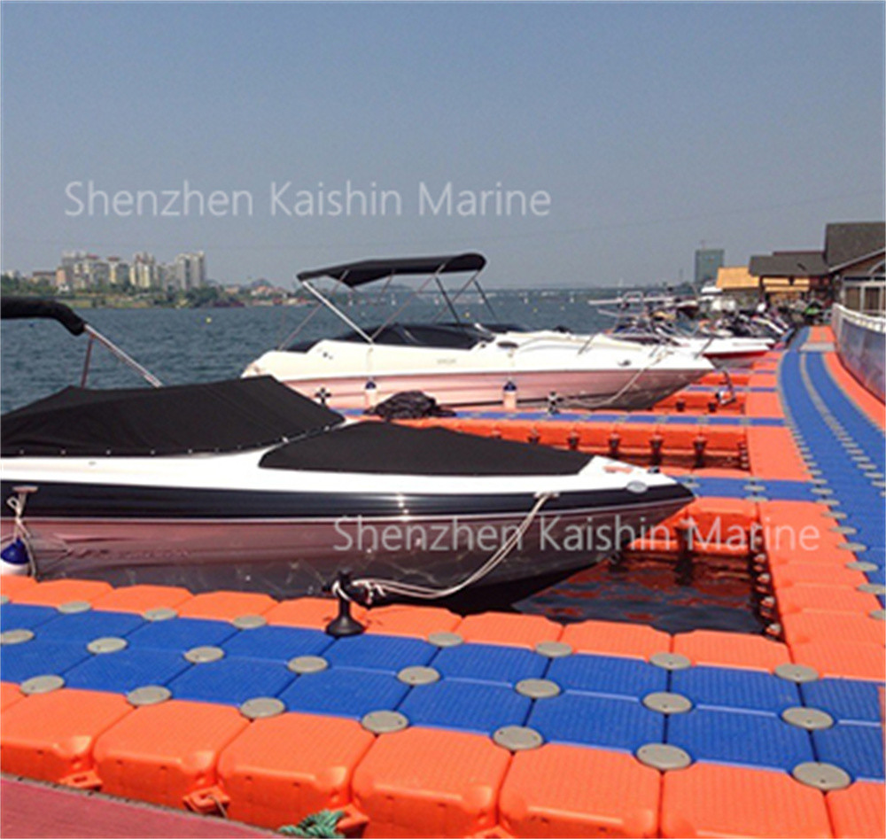 Versatile Modular Floating Structure Floating Dock Systems Interlocking HDPE Floating Cubes