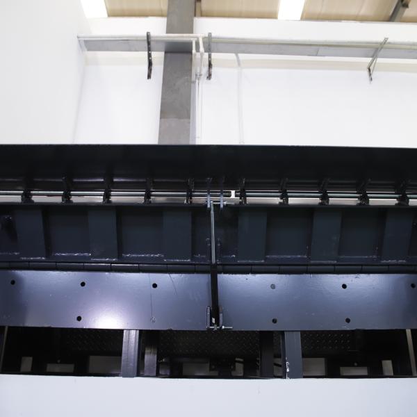 Quality Safety Electric Hydraulic Edge Of Dock Leveler For Efficient Cargo Transfer for sale