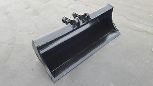 Quality Wide Shallow Excavator Ditching Bucket , Excavator Mud Bucket With Flat Bottom for sale