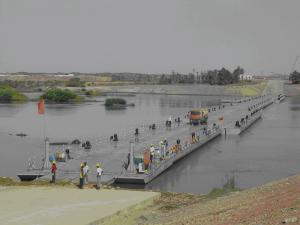 Simple Structure Floating Pontoon Bridge Concrete Deck For Vehicles