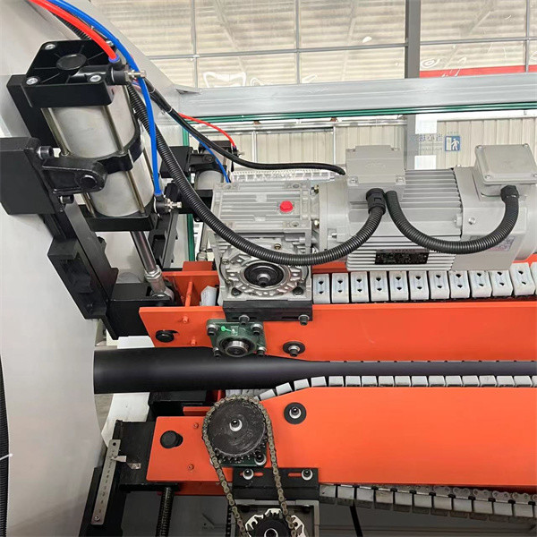 Reliable Plastic Pipe Machine 55kw-160kw 380V High Speed HDPE Pipe Machine