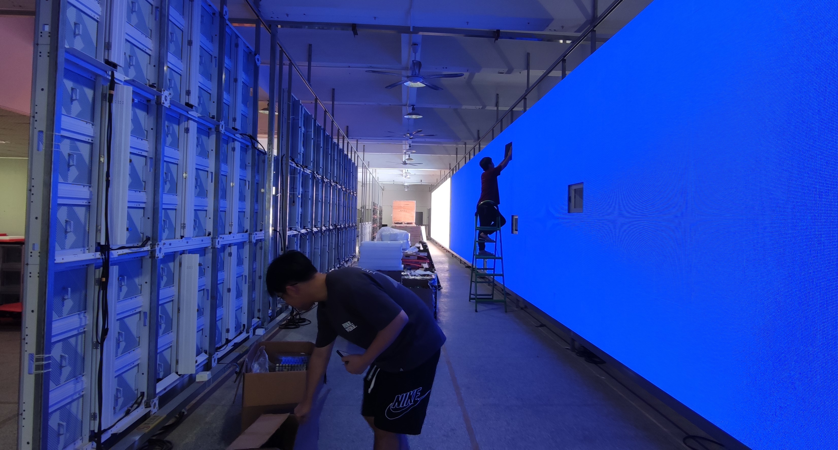 Aluminum Bottom Outdoor Fixed LED Display P5.7 High Performance Innovative Circuit Design