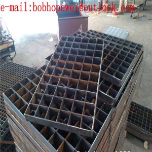 China heavy duty steel grating/floor metal grates/serrated bar grating stair treads/steel grating weight per square foot on sale
