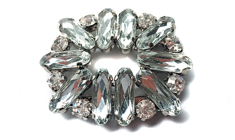 4.1cm*3.5cm Crystal Shoe Buckles Iron / Copper Material With Protection Plating