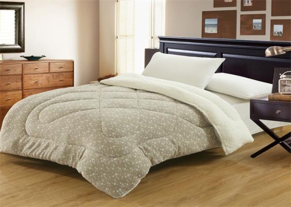 Quality Full Size Winter Quilt Sets 100% Polyester For Low Temperature Conditions for sale