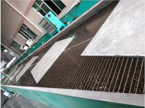 Quality W1320mm 1m/Min Stainless Steel Conveyor Belt Machine / Mesh Belt Conveyor for sale