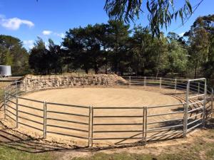 China 26 Panel Cattle Corral Panels  Inc Gate, Round Yard, Cattle Fences on sale
