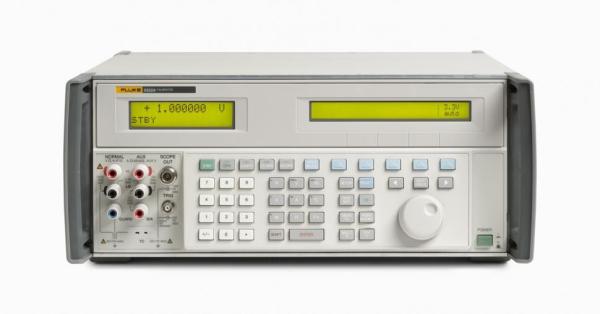 Quality Multifunctional Fluke 5522A Calibrator Practical Stable High Performance for sale