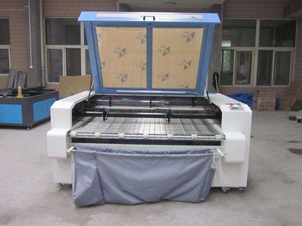 Quality Laser Fabric Cutter CO2 Laser Cutting Engraving Machine , Laser Power 100W for sale
