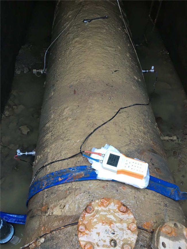 Good Stability Ultrasonic Handheld Flow Meter IP65 For Mobile Measurement