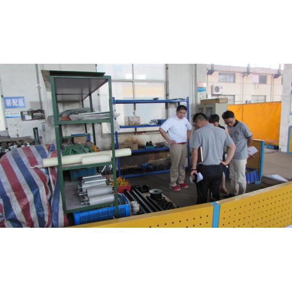 Package Industry 180 Degree Belt Conveyor 220V 50Hz / 60Hz Energy Saving