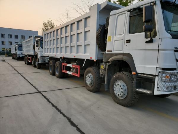 Quality 60 Cubic Engine Sinotruk HOWO 6*4 /8*4 Mixer for Mobile Heavy-Duty Construction Vehicle for sale