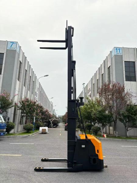 Quality Handling AGV Body Stacking AGB Body Height 5000 Mm Wire Control Test Handle for sale