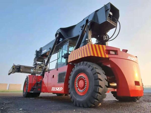 Quality 20ft 40ft Container Forklift Reach Stacker For Terminal Port for sale