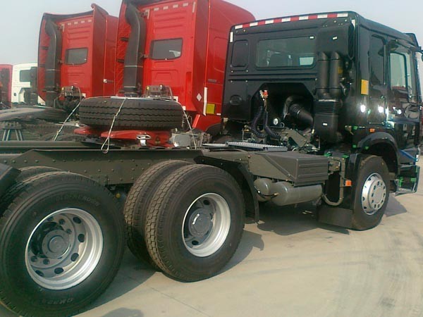 HOWO 79 Cabin 371 hp Tractor Head Trucks with 400L Fuel tank