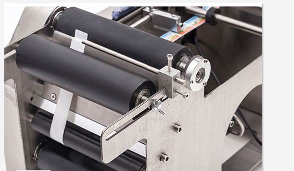 220V Packaging Labeling Machine , Adhesive Sticker Labeling Machine With Date Printer