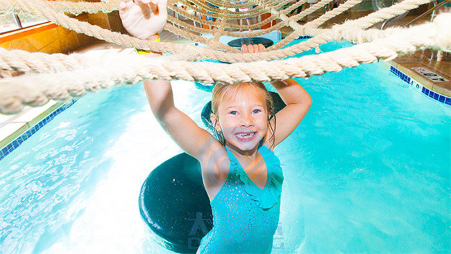 Water Park Lazy River And Swimming Pool Floating Bridge With Climbing Net