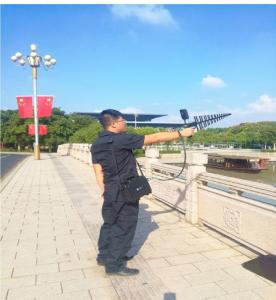 Buy cheap 2km Jamming Distance Anti Drone Jammers , Drone RF Jammer 2.5 Hours Working Time product