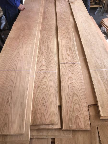 Quality Smooth Real Natural Wood Veneer With Uniform Pattern for sale