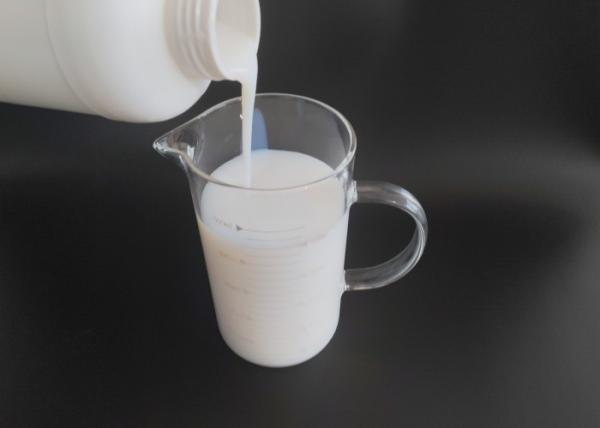 Quality Odorless Pure Acrylic Emulsion High Gloss & Abrasion Resistance for sale