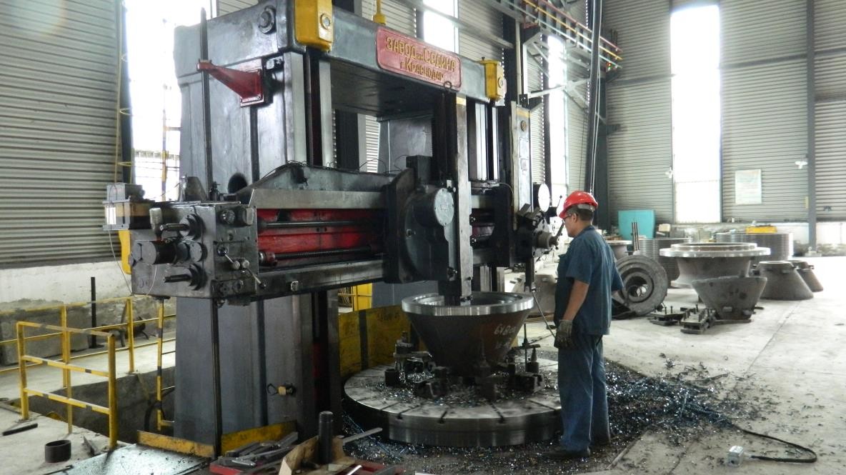 187-288 TPH Output Roller Crusher Machine Small Particle Size Discharge