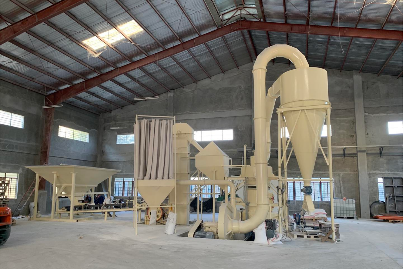 10.5t Barite Grinding Mill YGM 4121 Industrial Pulverizer Machine