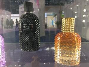 China Durian Shell Custom Perfume Bottles Appearance Fragrance Atomizer on sale