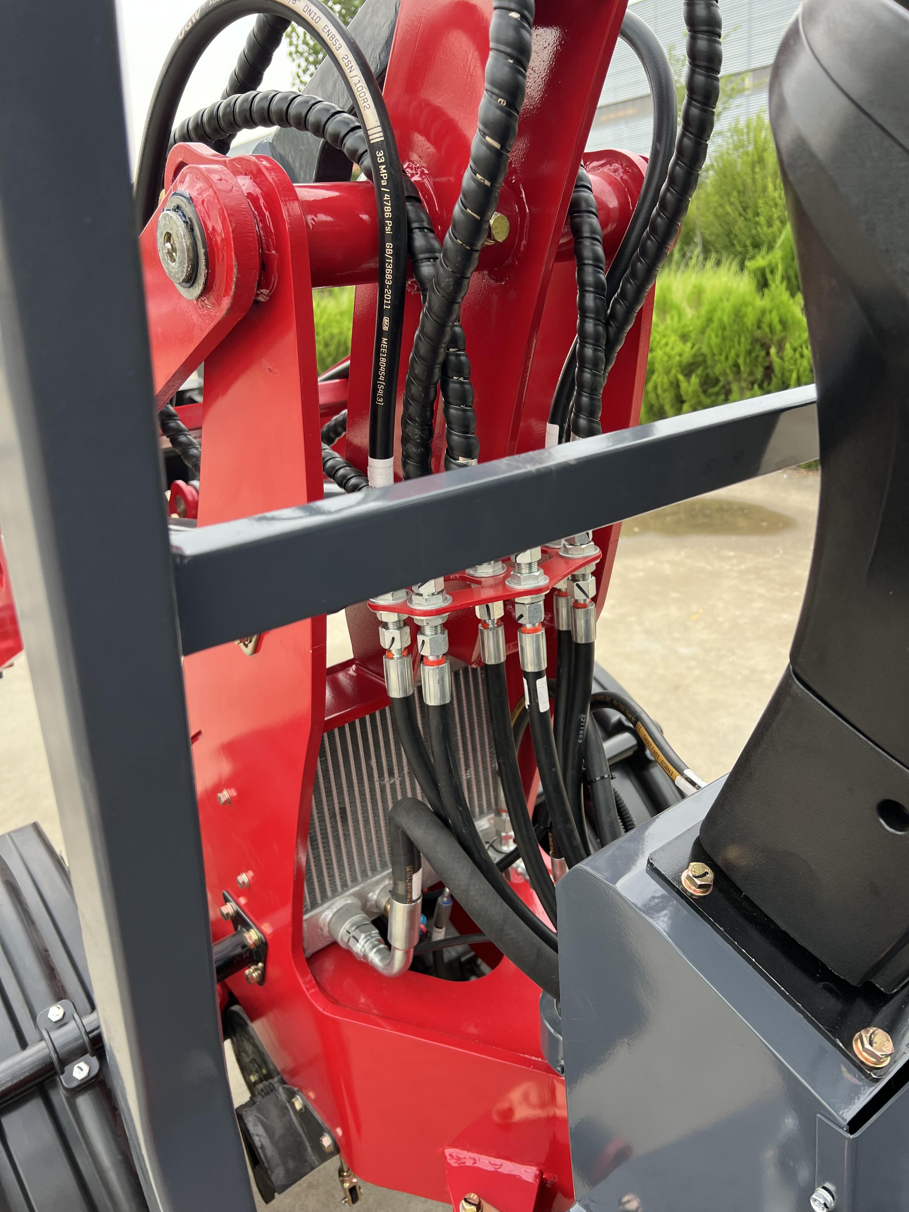 Fully Hydraulic Compact Mini Loader Machine Hydraulic Travel Lift 800kg Small Loader Mini Loader For Sale