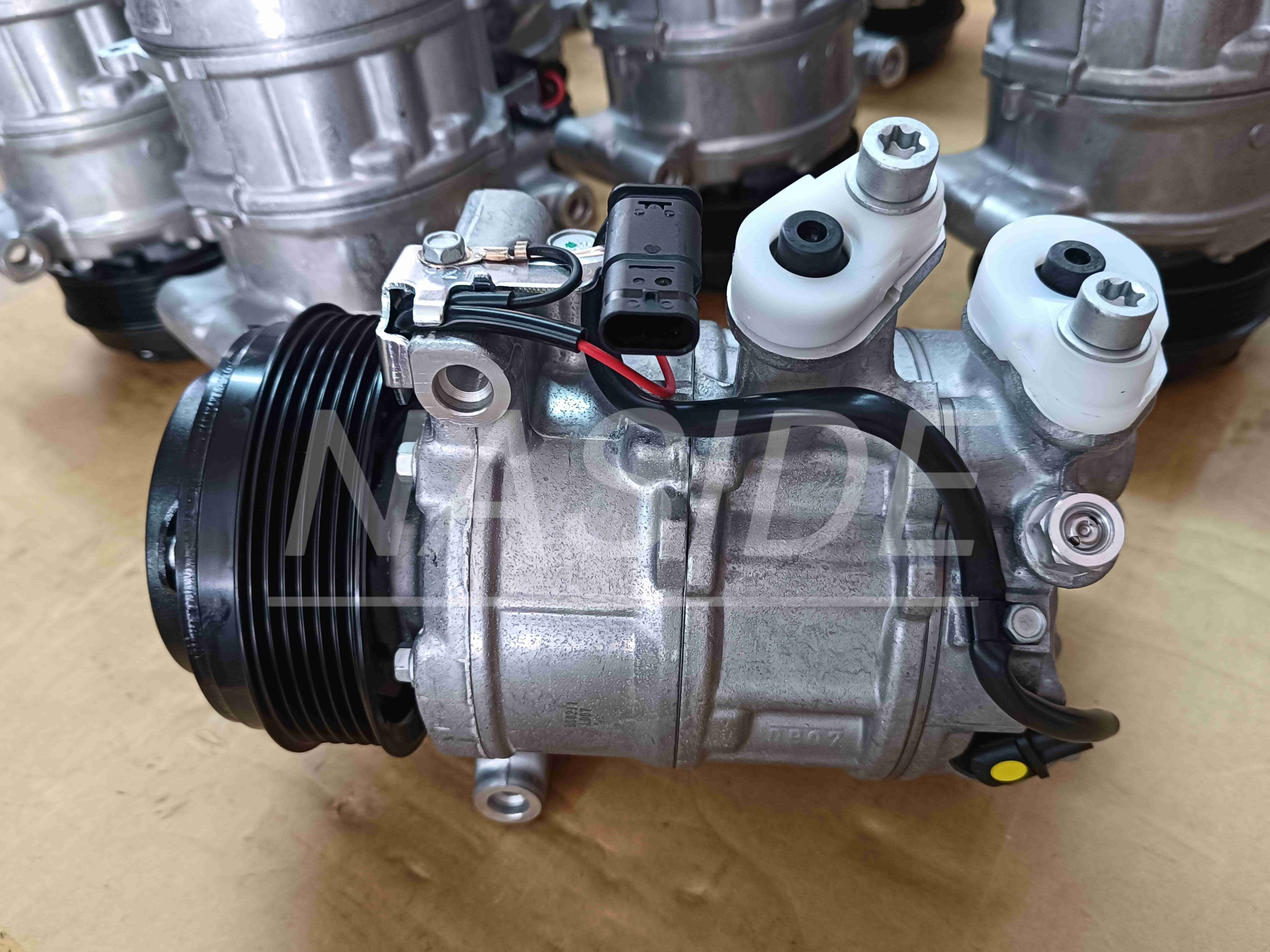 Auto AC Conditioning Compressor For BENZ 0008306700 C300 E300 GLC300 0008303002 0008303902