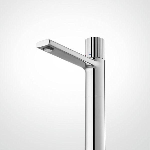 Hotel Modern Mixer Tap Polished Single Handle With Long Neck
