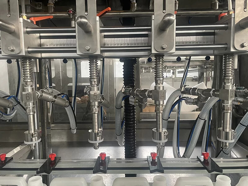 Automatic High Speed 14 Head Continuous Overflow Liquid Filling Machine For Bottle
