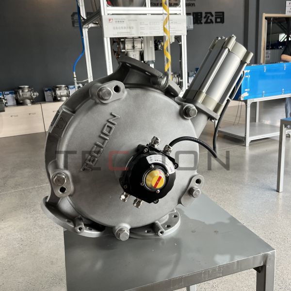 Unlock efficient fluid control: full bore, no dead corners, dual channel directional valve