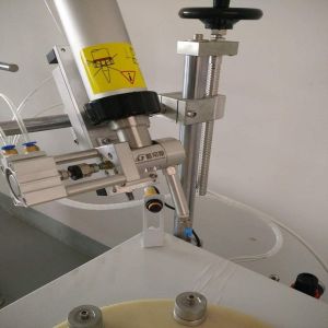 Eight Station Glue Dispenser Machine 500mm*850mm*1300mm Adhesive Dispensing