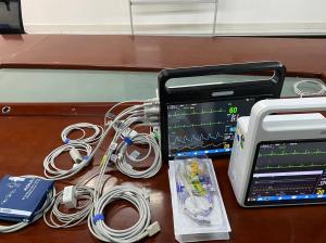 China Medical Pediatric Multipara Monitor , Portable Vitals Monitor For Neonate on sale
