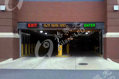 5V Input Voltage Outdoor Red Green LED Scrolling Screen for Parking Lots Advertising