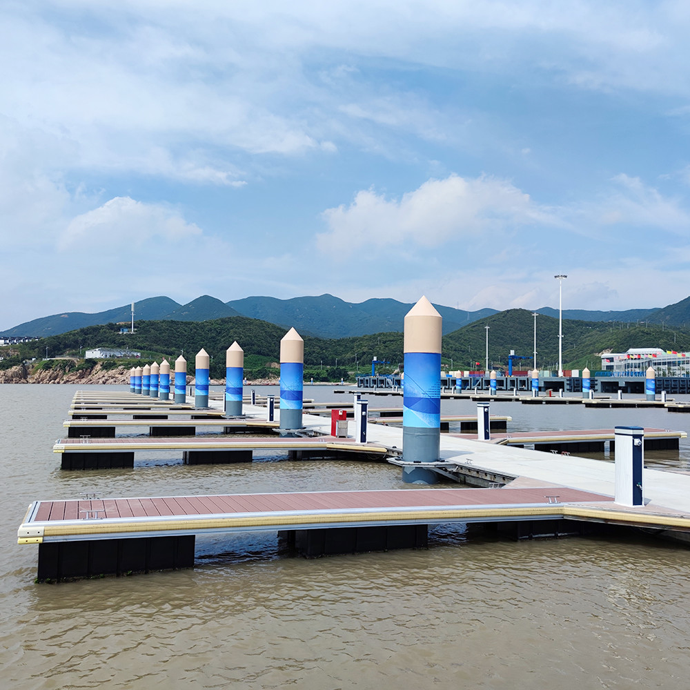 Black Or Customized LLDPE Floatation Marina Floating Dock Yacht Floating Pontoon Bridge