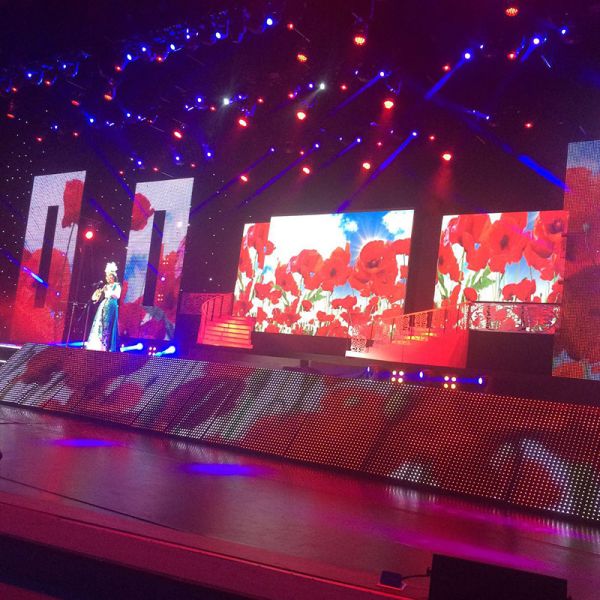 P5 SMD Giant Creative Stage LED Display For Car Show Live TV 320*160mm Module