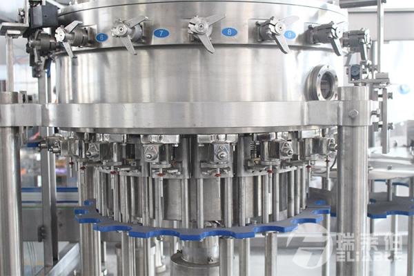 Quality Small Scale Pet Bottle Filling And Capping Machine For Carbonated Drink for sale