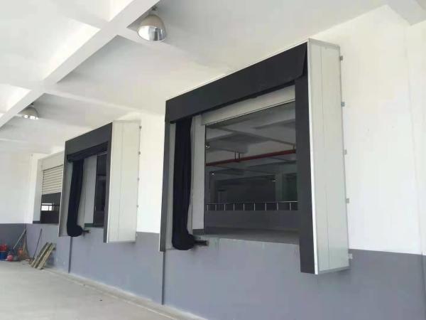 Adjustable Inflatable RAL9003 Loading Dock Seals For Logistics Warehouse Or