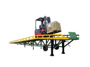 China 10 Ton Fixed Hydraulic Dock Leveler , Portable Loading Dock Ramps DCQ10-0.7 on sale