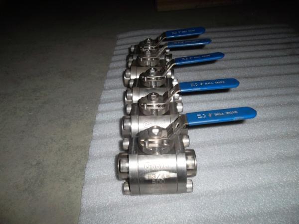 Quality NPT Ends Connection Forged F316 Three Piece Ball Valve for sale
