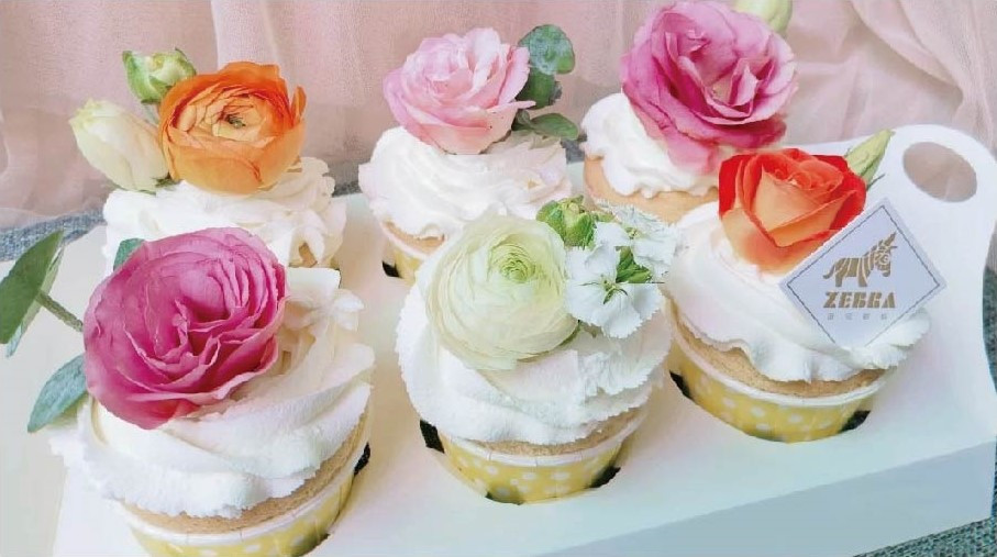 Custom new arrived birthday party baking supplies one-time used mini cupcake wrappers disposable recycled muffins cup