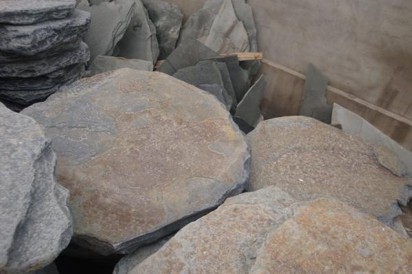 Quality Multicolor Slate Tumbled Stepping Stone Round Garden Paving Stone Landscaping Stone Pavers for sale
