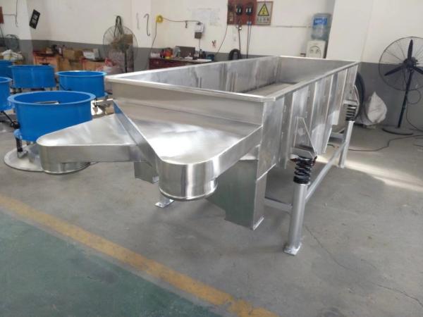Quality High Capacity Linear Vibrating Sieve for Various Materials Conveying for sale